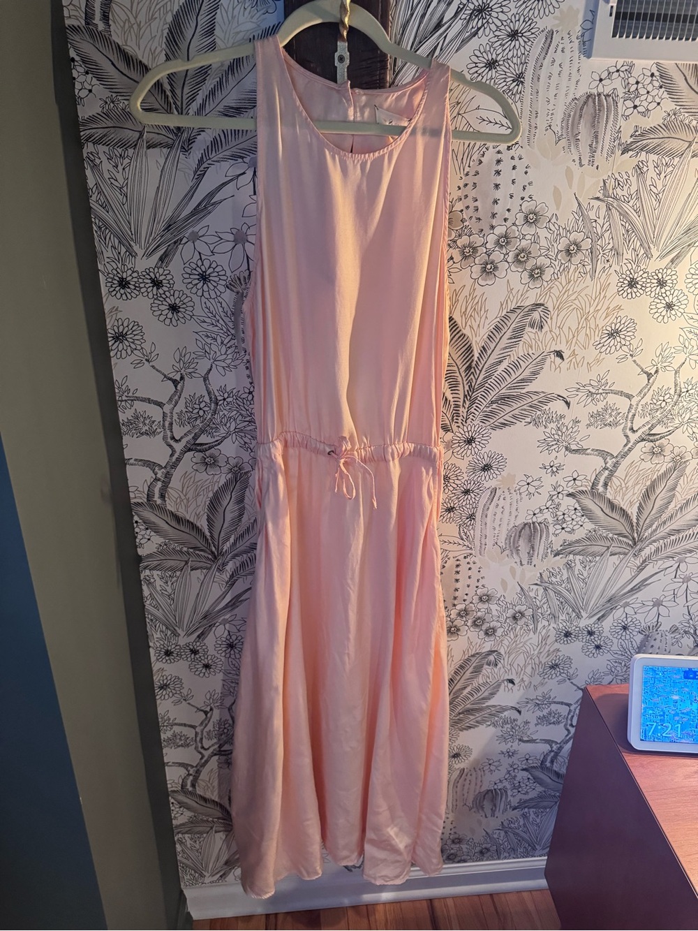 Lou & Grey Blush Sleeveless Drawstring Midi Dress